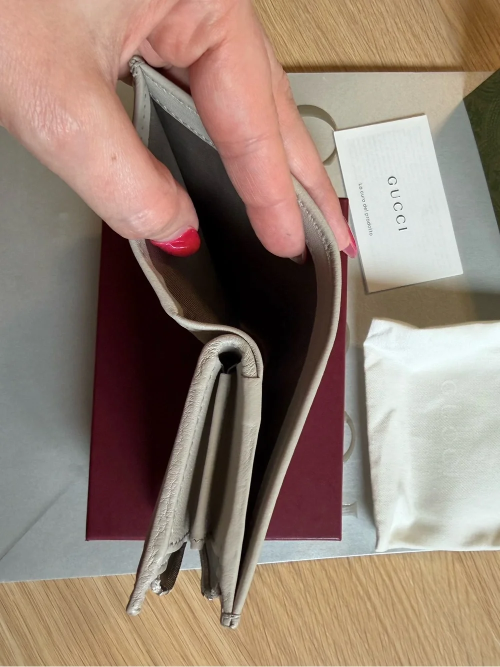 Bi-Color GUCCI GG Marmont Small Wallet - Picture 10 of 13